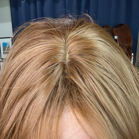 Elegant Auburn Women's Wig - Picture 2 of 5